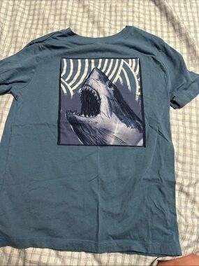 Osh Kosh size 8 shark tee